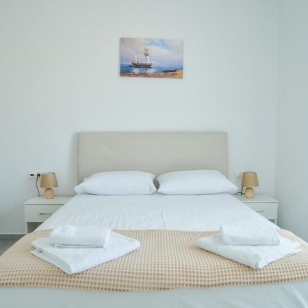Zeras Apartments Adamantas  Ngoại thất bức ảnh