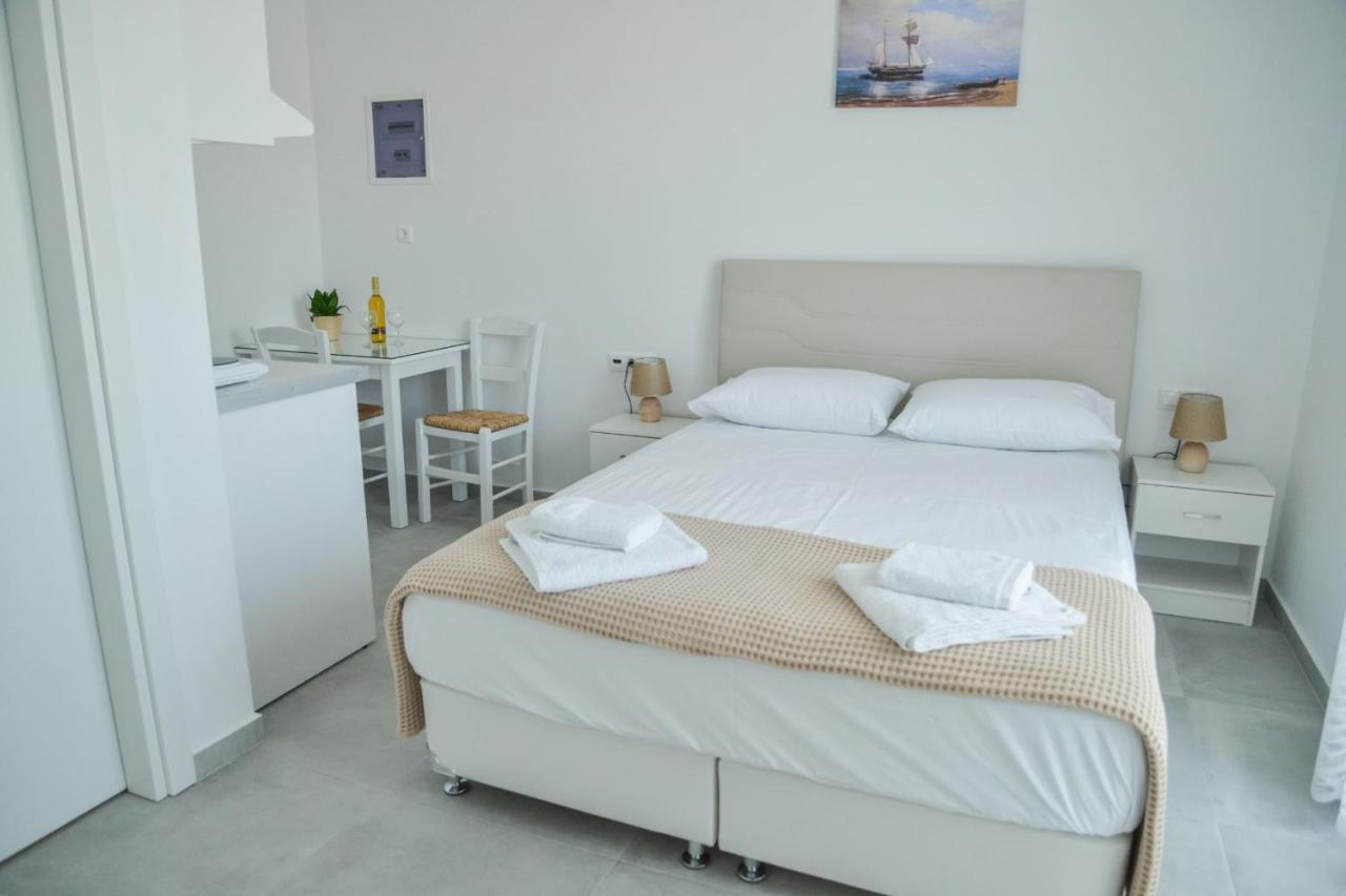 Zeras Apartments Adamantas  Ngoại thất bức ảnh