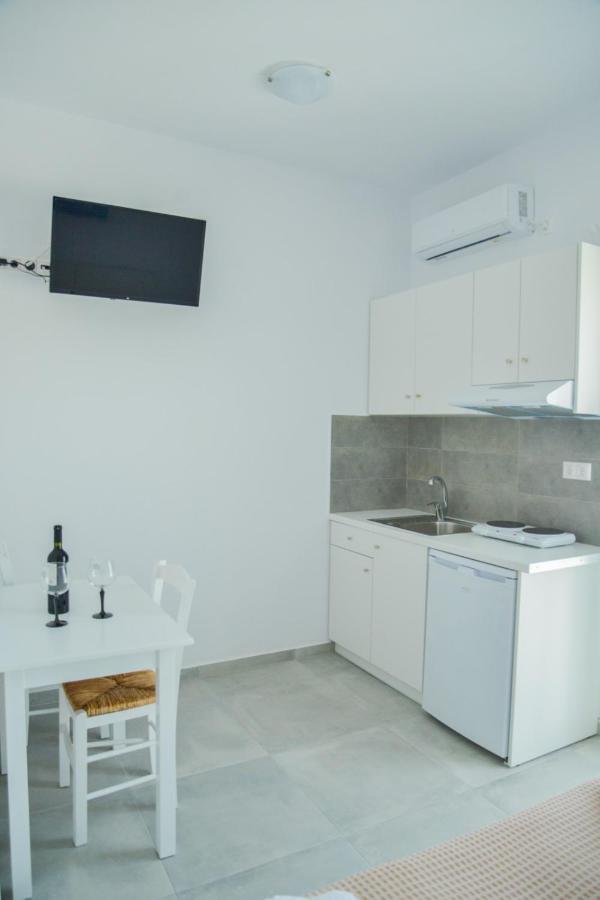 Zeras Apartments Adamantas  Ngoại thất bức ảnh