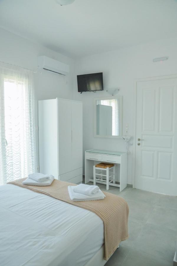 Zeras Apartments Adamantas  Ngoại thất bức ảnh