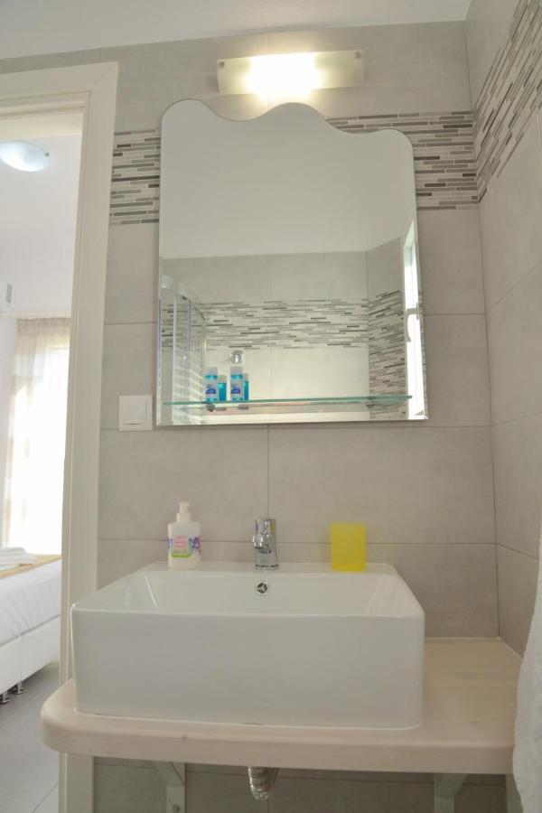 Zeras Apartments Adamantas  Ngoại thất bức ảnh